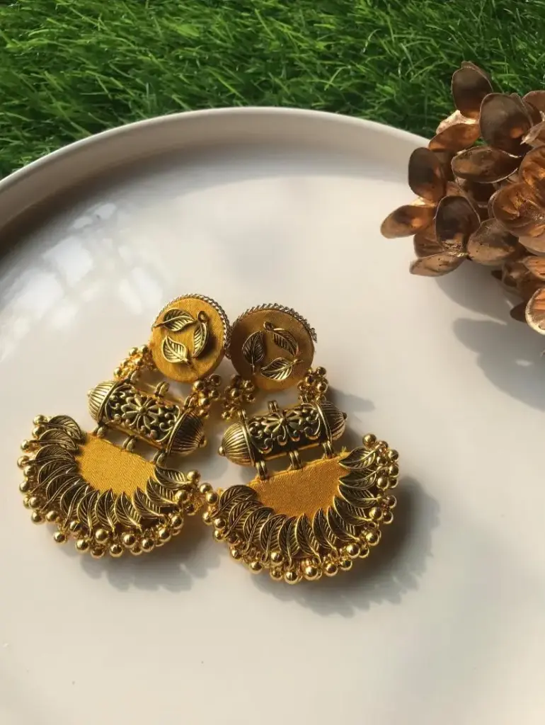 Leaf Motif Earrings_73