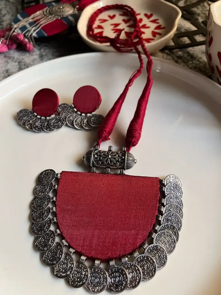 Red thread Silver Coins necklace with earrings_553