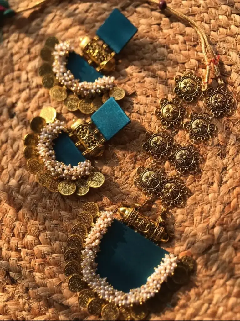 LONG LOREAL GINNI NECKLACE_82