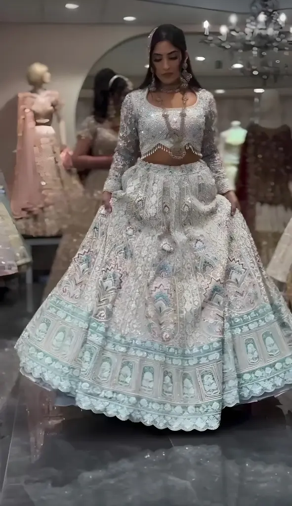 The Pearlescent Gardenia Bridal Lehenga_583