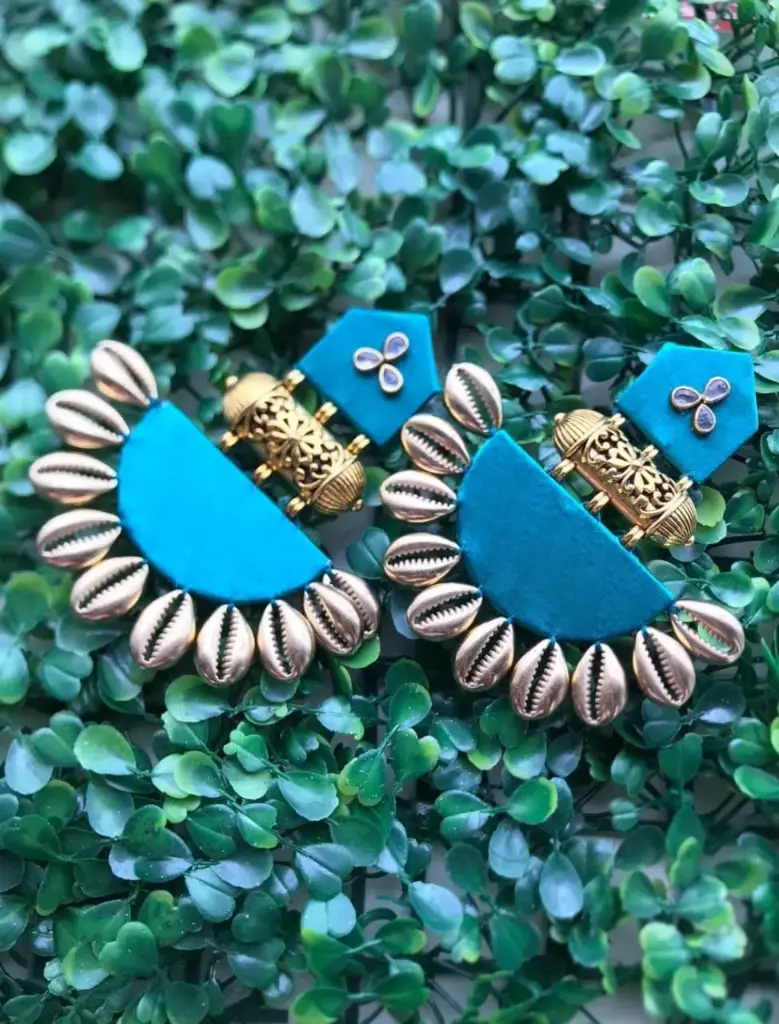  Bold Cowrie Dangler Earrings_142