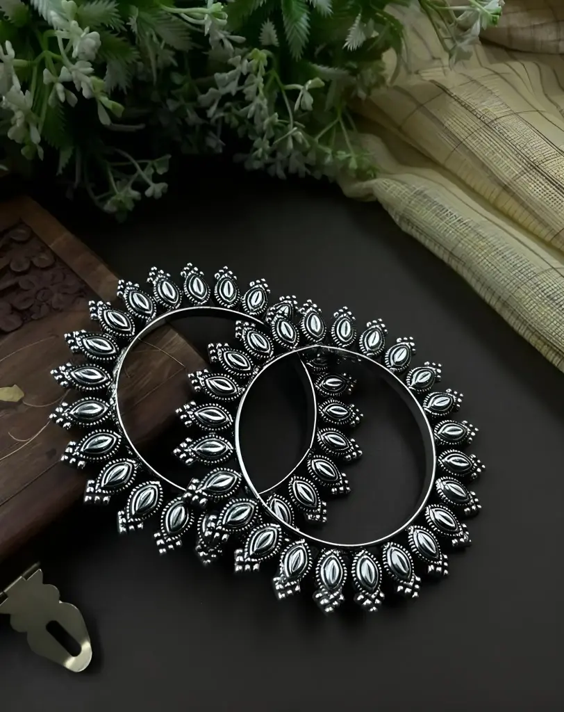 Antique Silver Leaf Motif Bangles