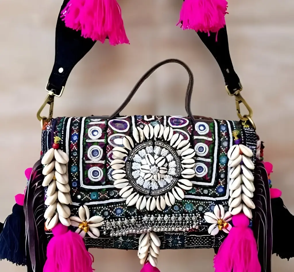 Bohemian Tassel & Cowrie Shell Bag_321