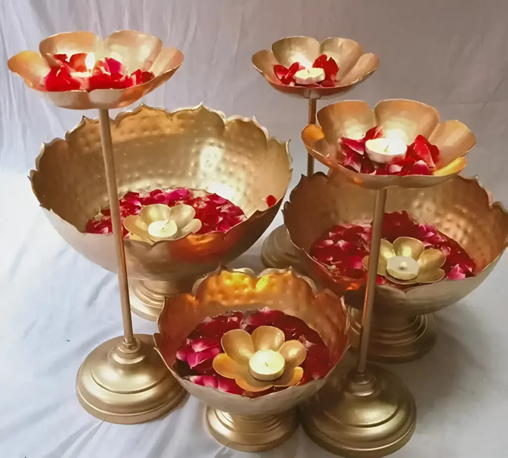 Hammered Urli Candle Stand with Floating Diya_437