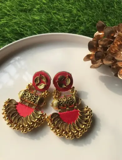 Leaf Motif Earrings_73