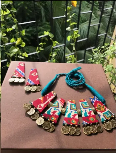 [90] Coin necklace with tarsel earrings_90