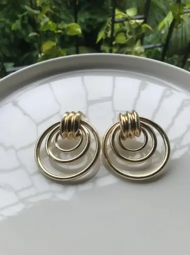[105] Multi-Ring Golden Statement Earrings_105