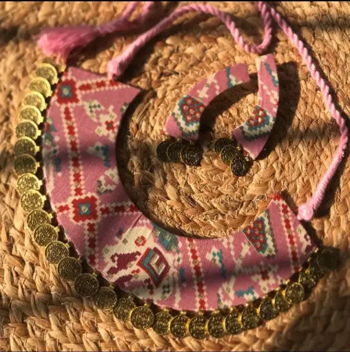 [108] Half Moon Choker_108