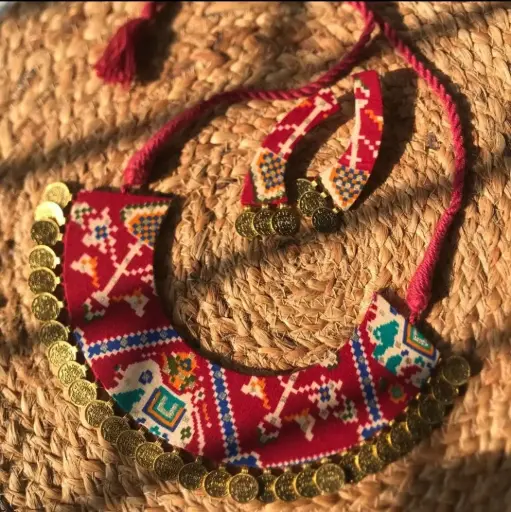 [110] Half Moon Choker_110