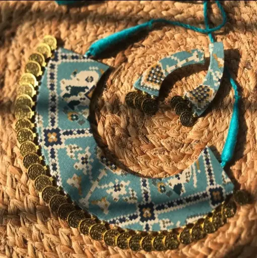 [113] Half Moon Choker_112