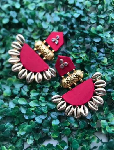  Bold Cowrie Dangler Earrings_142