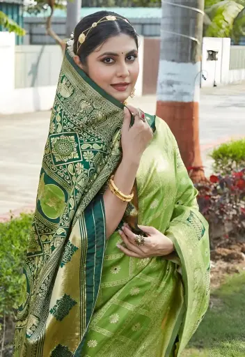 [211] Banarasi Silk Saree with Zari Work_211