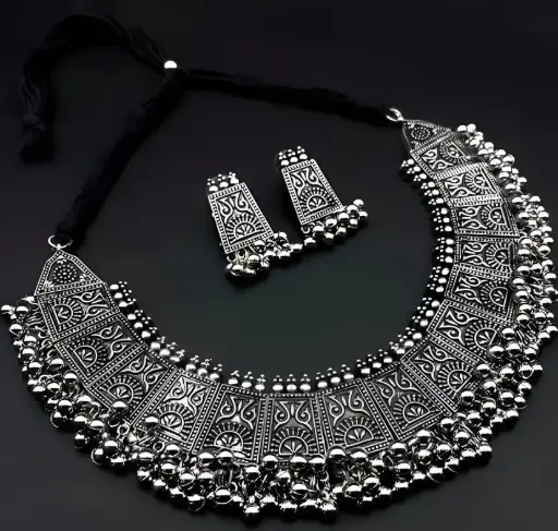 [216] Heritage Bloom Oxidised Silver Necklace