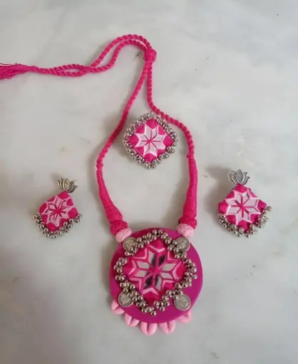 [229] Pink Mirror Embroidered Handmade Necklace Set