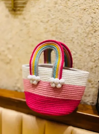 [17] Hand‑woven Rainbow‑Handle Handbag_17