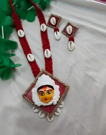 [277] Terracotta Goddess Face Seashell Necklace Set