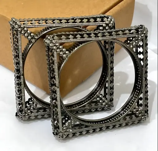 [284] Antique Square Metal Bangles