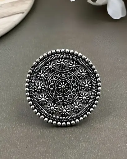 [287] Oxidised Floral Engraved Statement Ring