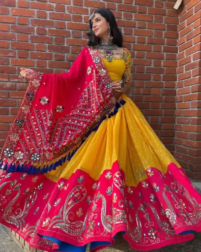 [306] Traditional Navratri Mirror Embroidered Chaniya Choli_D_