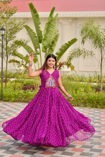 The Rasleela Bandhani Gown_RASRANGINI_325